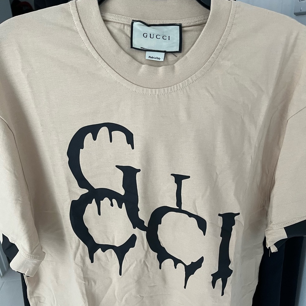 Gucci t-shirt medium